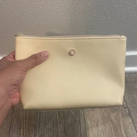 Bvlgari Parfums Emirates Airlines Cosmetic Bag EMPTY Beige Travel Pouch Logo - Picture 6 of 8